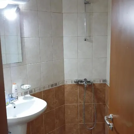 Rositsa 28 パンポロボ