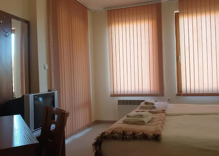 Апартаменты Rositsa 28 *